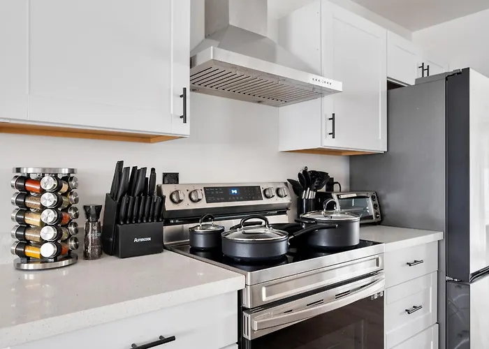 Holiday home Luxe 4b3b With Heated Pool And Jacuzzi Parking Included Scottsdale
