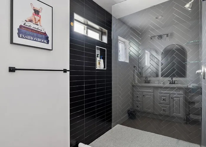 Luxe 4b3b With Heated Pool And Jacuzzi Parking Included Holiday home *
