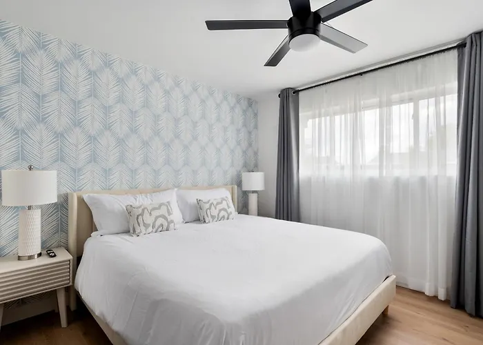Holiday home Luxe 4b3b With Heated Pool And Jacuzzi Parking Included Scottsdale