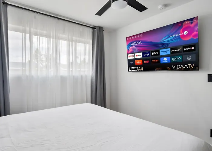 Luxe 4b3b With Heated Pool And Jacuzzi Parking Included