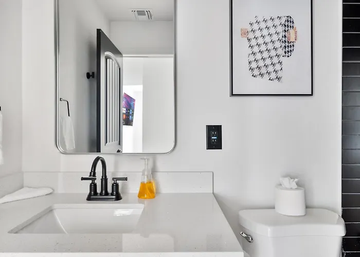 Luxe 4b3b With Heated Pool And Jacuzzi Parking Included * Scottsdale
