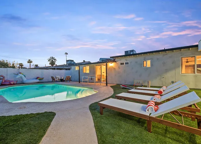 Luxe 4b3b With Heated Pool And Jacuzzi Parking Included Holiday home