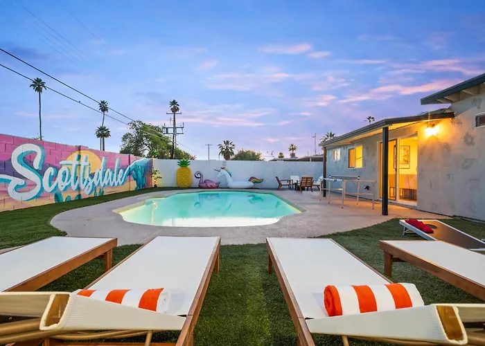 Luxe 4b3b With Heated Pool And Jacuzzi Parking Included Holiday home Scottsdale