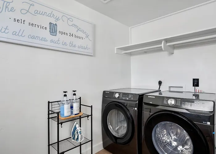 Luxe 4b3b With Heated Pool And Jacuzzi Parking Included Holiday home Scottsdale